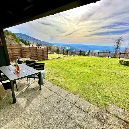Gemuetliches Alpenblick Berg-bungalow + Grosser Garten + Netflix! *