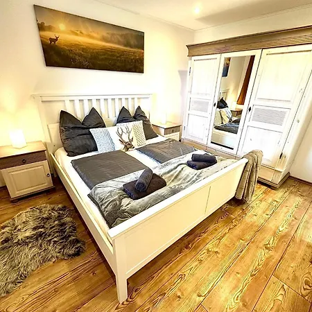 Vakantiehuis Gemuetliches Alpenblick Berg-bungalow + Grosser Garten + Netflix! Schöfweg