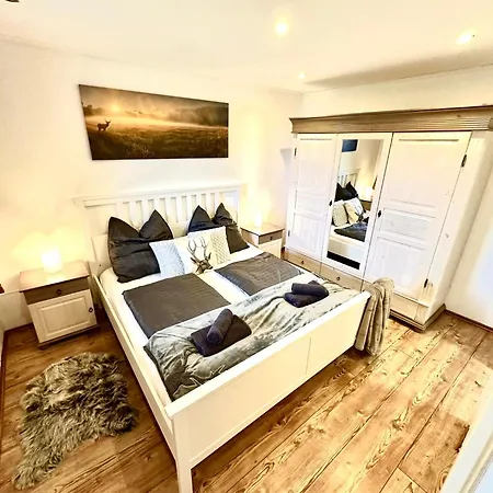 Gemuetliches Alpenblick Berg-bungalow + Grosser Garten + Netflix!