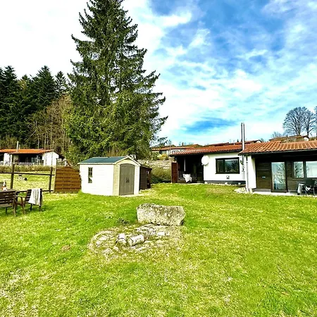 Gemuetliches Alpenblick Berg-bungalow + Grosser Garten + Netflix! Vakantiehuis
