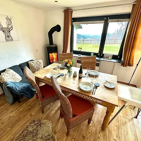 Gemuetliches Alpenblick Berg-bungalow + Grosser Garten + Netflix! * Schöfweg