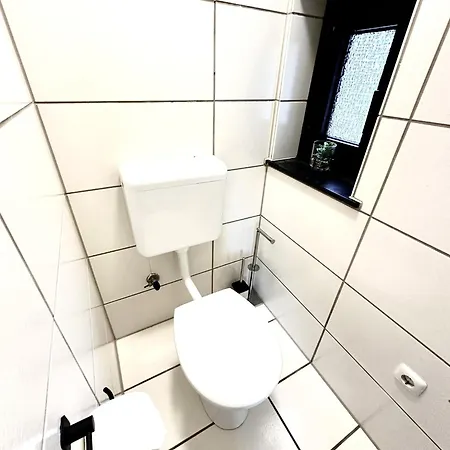 Gemuetliches Alpenblick Berg-bungalow + Grosser Garten + Netflix! Vakantiehuis *