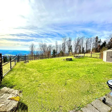 Gemuetliches Alpenblick Berg-bungalow + Grosser Garten + Netflix! Schöfweg