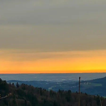 Gemuetliches Alpenblick Berg-bungalow + Grosser Garten + Netflix!