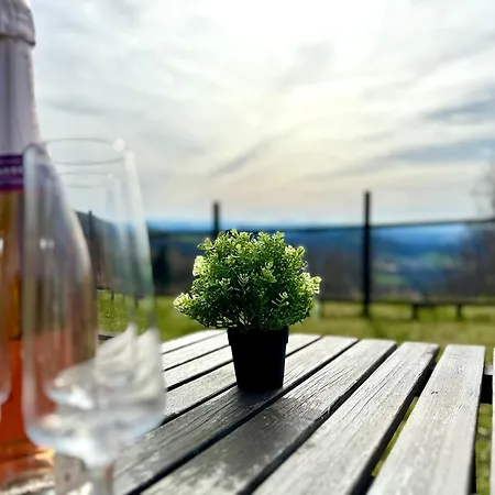 Gemuetliches Alpenblick Berg-bungalow + Grosser Garten + Netflix!