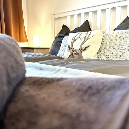 Gemuetliches Alpenblick Berg-bungalow + Grosser Garten + Netflix! Vakantiehuis