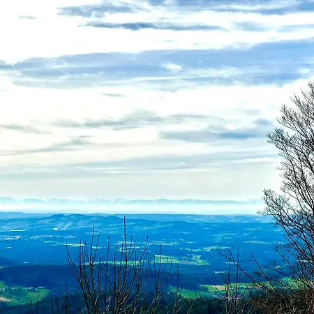 Gemuetliches Alpenblick Berg-bungalow + Grosser Garten + Netflix! Vakantiehuis *