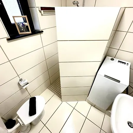 Gemuetliches Alpenblick Berg-bungalow + Grosser Garten + Netflix! Vakantiehuis Schöfweg