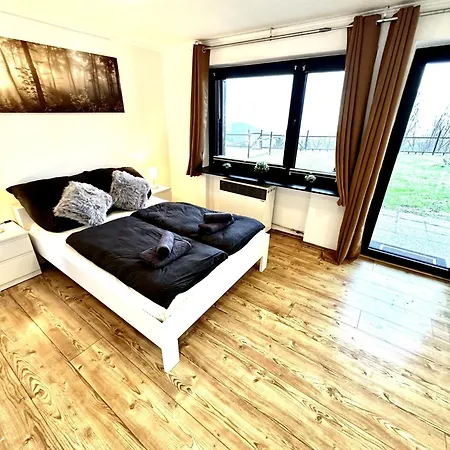 Gemuetliches Alpenblick Berg-bungalow + Grosser Garten + Netflix! Vakantiehuis Schöfweg