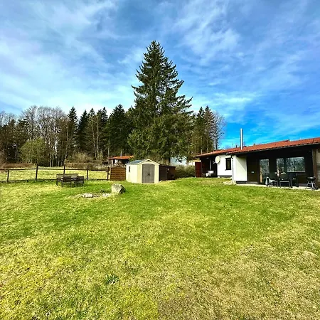 Gemuetliches Alpenblick Berg-bungalow + Grosser Garten + Netflix!