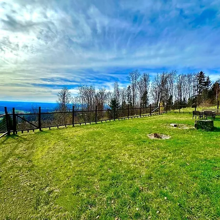 Gemuetliches Alpenblick Berg-bungalow + Grosser Garten + Netflix! Vakantiehuis