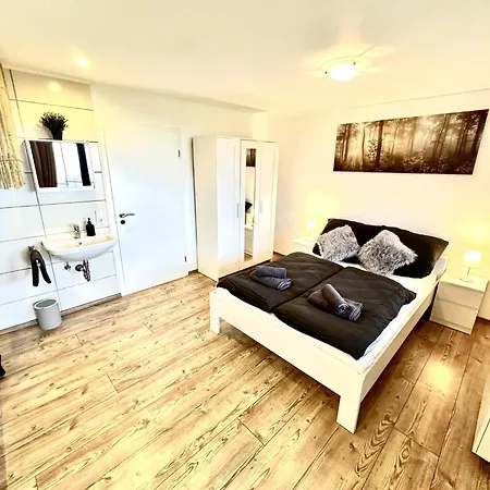 Gemuetliches Alpenblick Berg-bungalow + Grosser Garten + Netflix! Hébergement de vacances Schöfweg