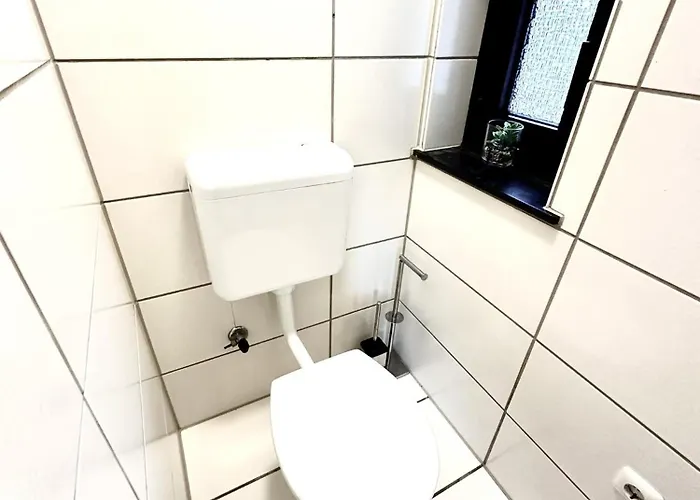 Gemuetliches Alpenblick Berg-bungalow + Grosser Garten + Netflix! بيت للعطل *