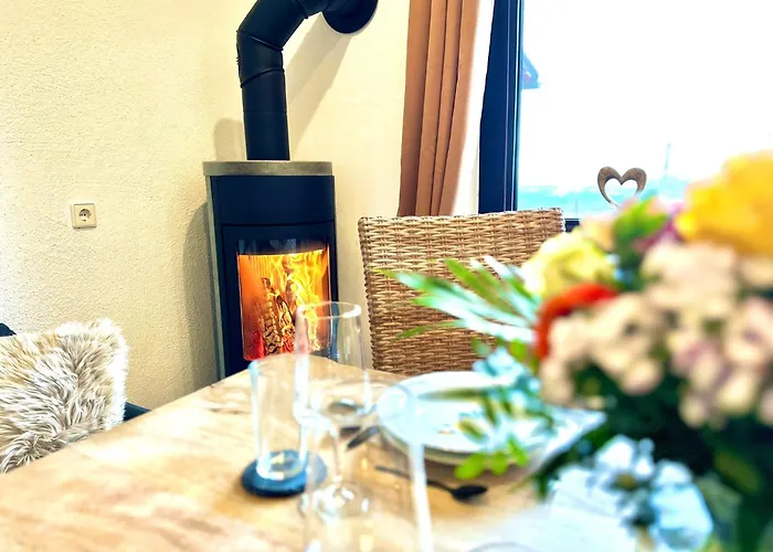 بيت للعطل Gemuetliches Alpenblick Berg-bungalow + Grosser Garten + Netflix! *