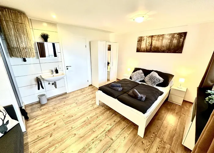 Gemuetliches Alpenblick Berg-bungalow + Grosser Garten + Netflix! بيت للعطل Schöfweg