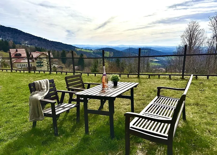 Gemuetliches Alpenblick Berg-bungalow + Grosser Garten + Netflix! Schöfweg